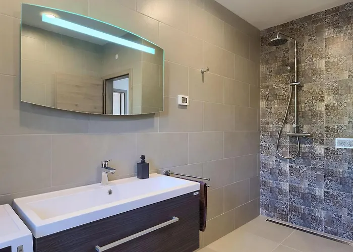 Gloria Vikendica Pula